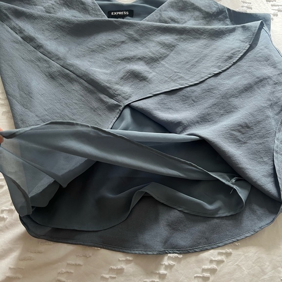 EXPRESS V Neck Blouse - Picture 5 of 7